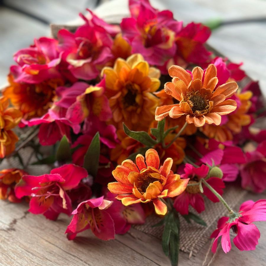 Ramo de flores artificiales Astromelias y Crisantemos
