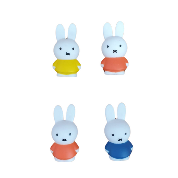 Set de 4 Imanes Miffy - Colores 2 Rojo, 1 Azul, 1 Amarillo Medidas 5 Cm - Altura 4,6 cm - 2,5 cm de Diámetro
