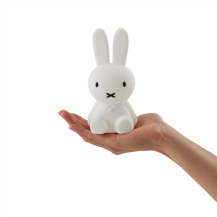 kenza mr maria niños  mr maria  miffy  lampara infantil  lampara  infantiles  infantil  habitación niños  espantacuco  conejo miffy