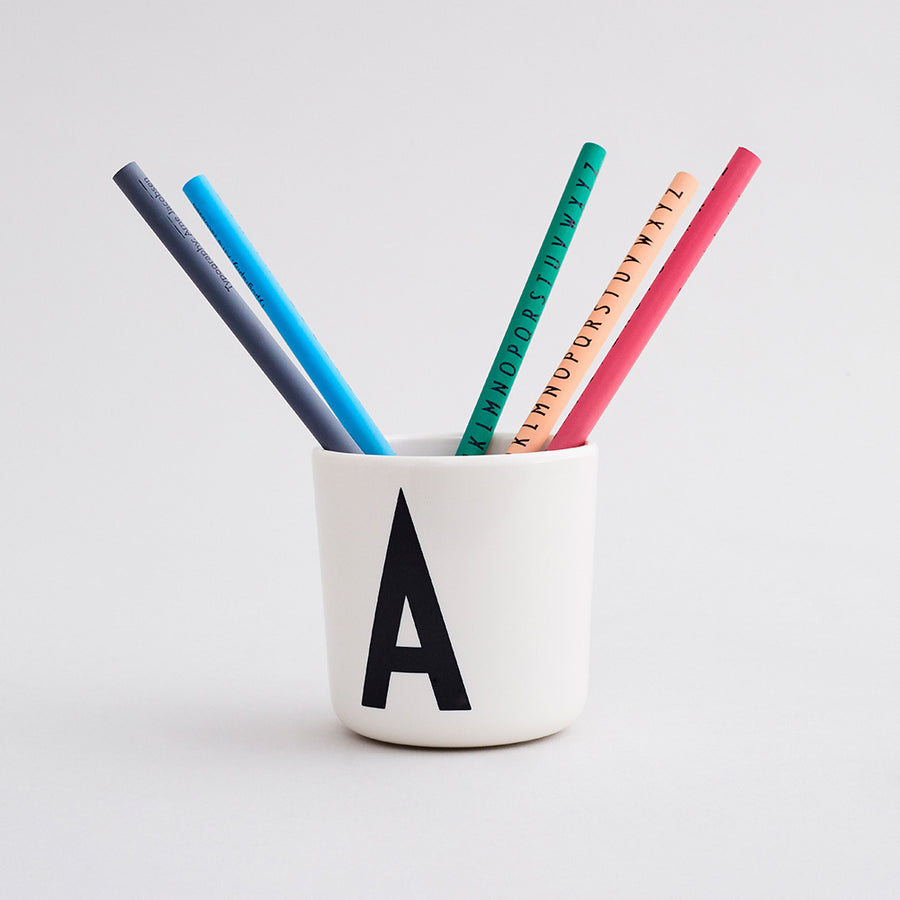 Taza blanca de melamina Kids Cup Design Letters de la A a la Z — Elige tu letra