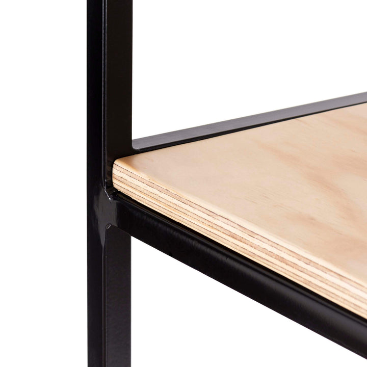 estante con repisas de madera